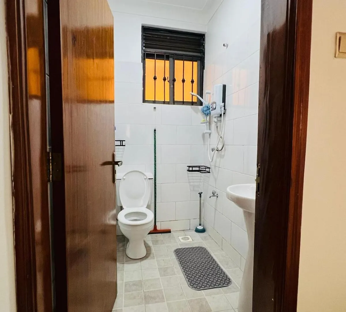 A Few Good Stays! Kampala Apartment